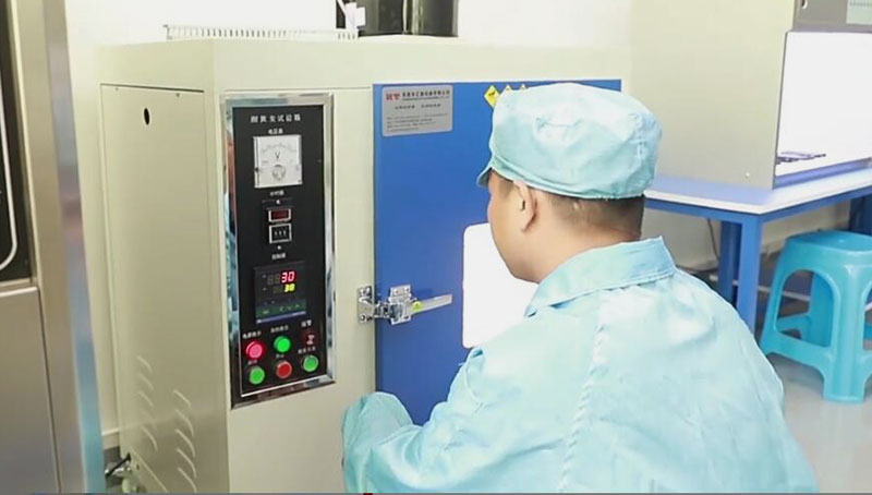 硅膠制品噴有手感油有什么作用？